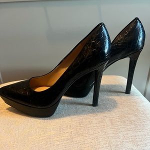 Beautiful ✨ Gianni Bini Platform Heels. Size 7.5.